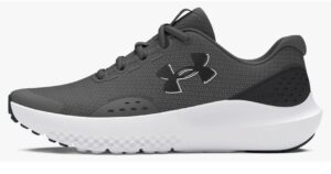 ◾ Under Armour. Zapatillas infantiles