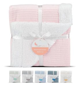 👶 Interbaby. Manta de algodón con borreguito para bebé. Con tamaño de 80x110cm.